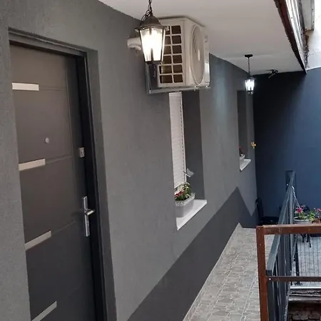 Lara Apartment